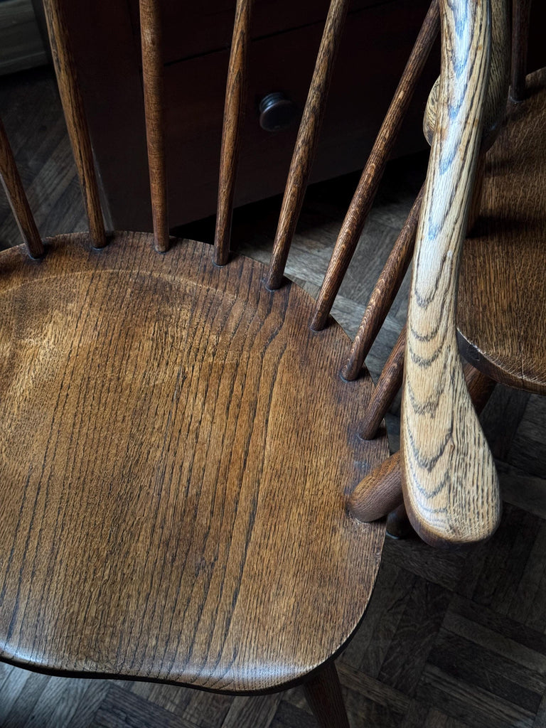 Antique Spindle Back Chairs, Set Of Four Dining Chairs, Tavern Chairs, Solid Wood Windsor Chairs, Desk Chairs, Jury Chairs, Club Chairs